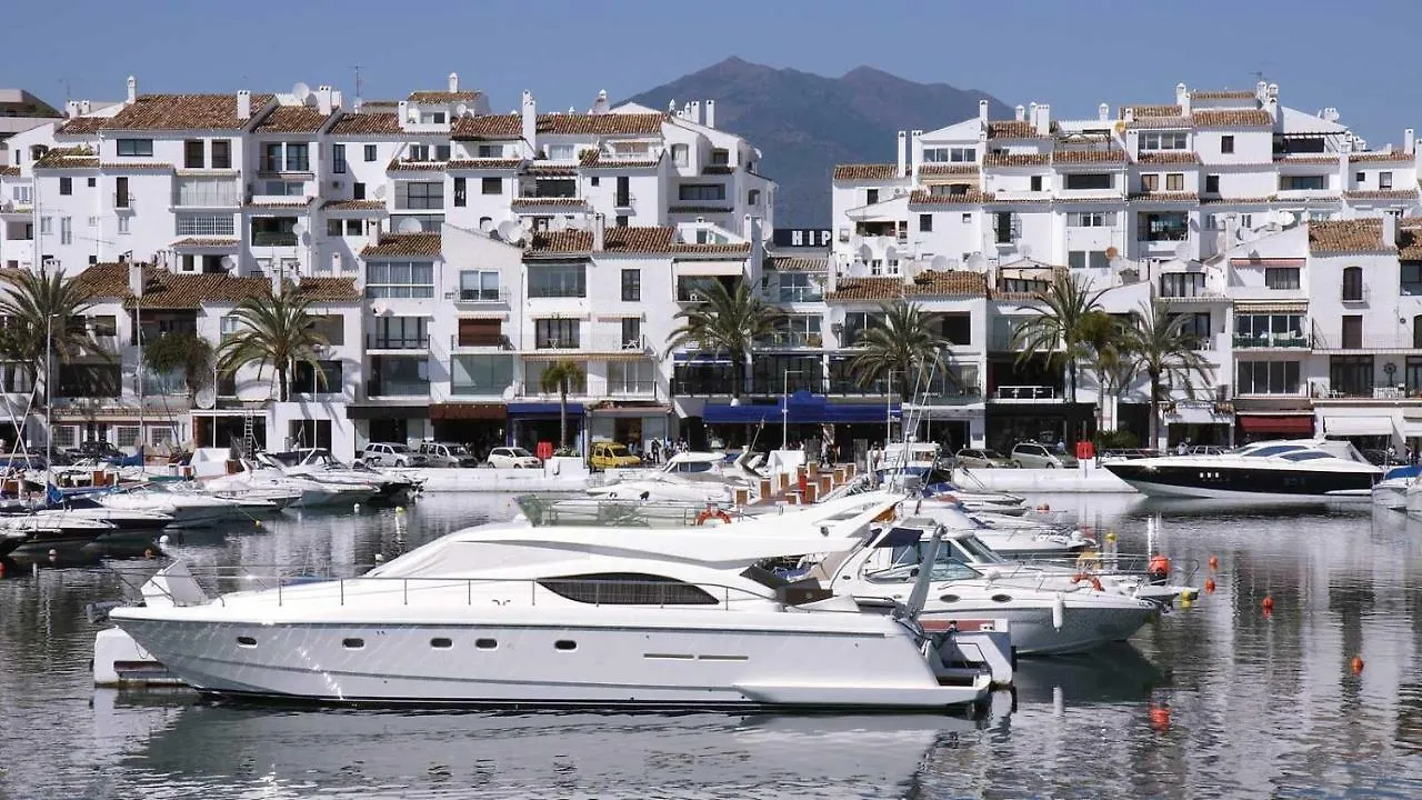 First Line P. Banus Sleeps 4 Apartment Marbella